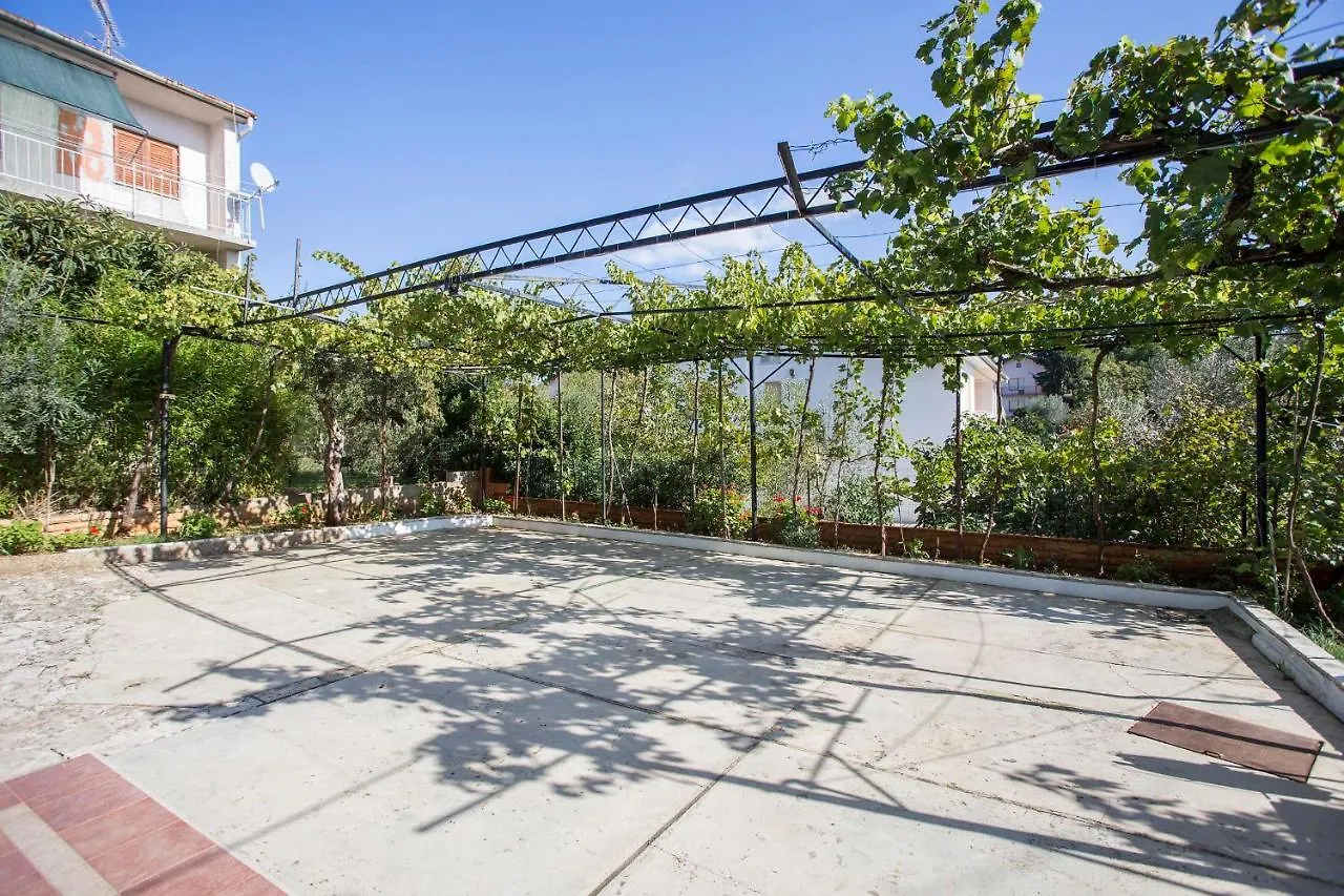 Guest house Apartments Jaksa 181 Pula