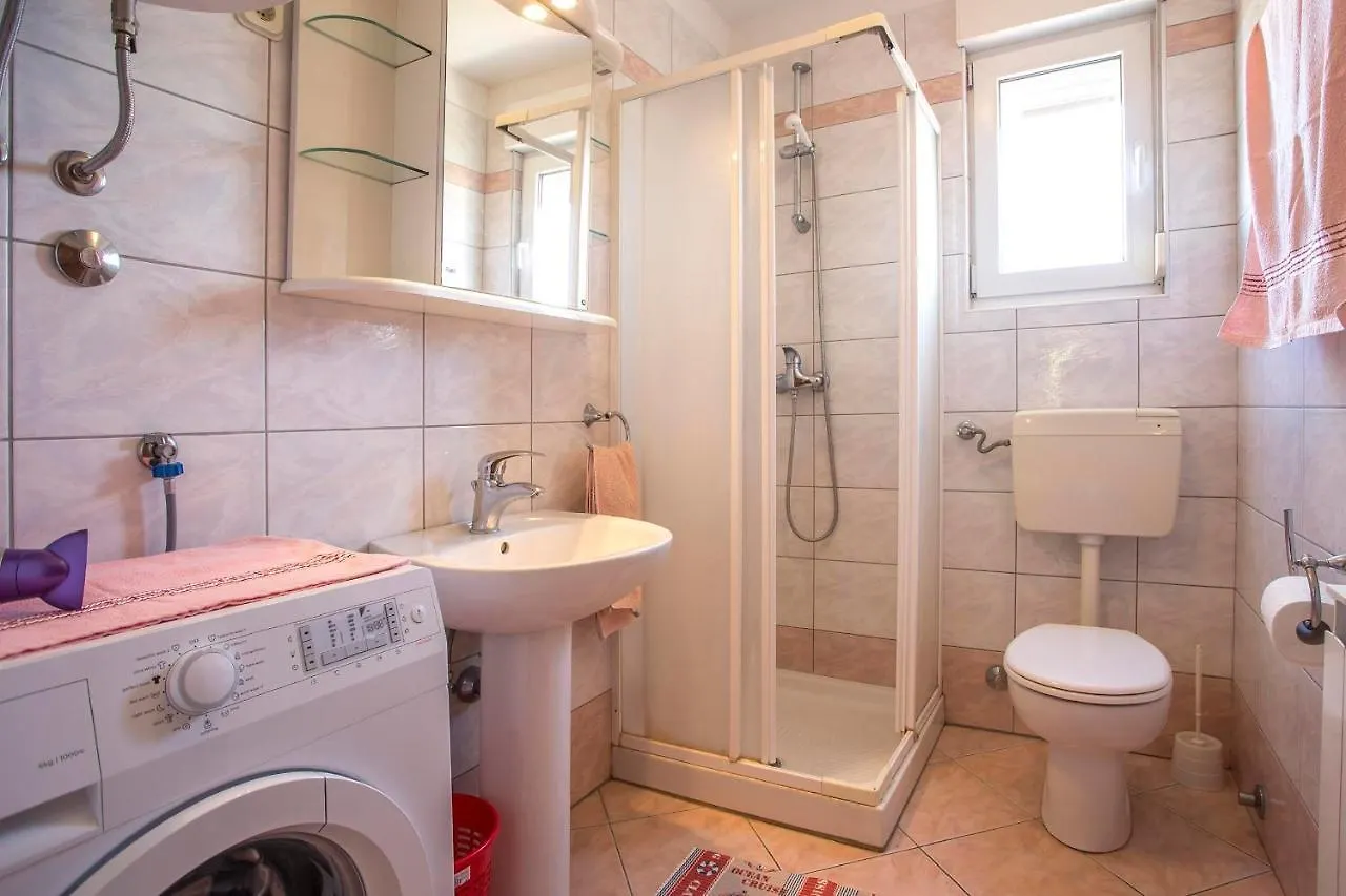 Apartments Jaksa 181 Pula Guest house