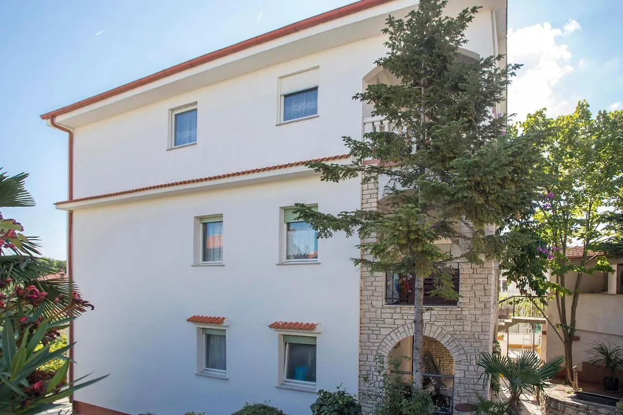 Apartments Jaksa 181 Pula 3*,  Croatia