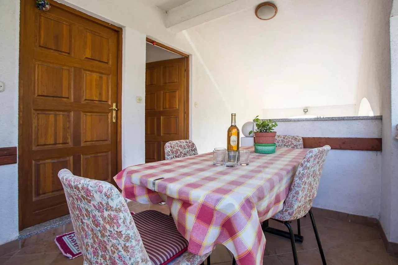 Apartments Jaksa 181 Pula Guest house