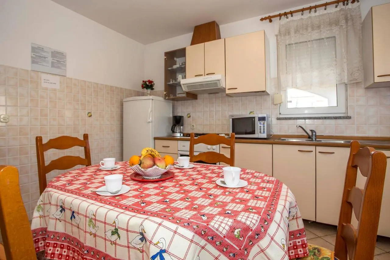 *** Guest house Apartments Jaksa 181 Pula Croatia