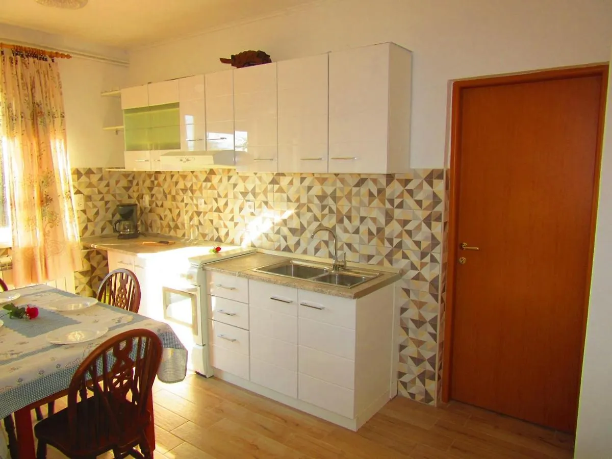 Apartments Jaksa 181 Pula