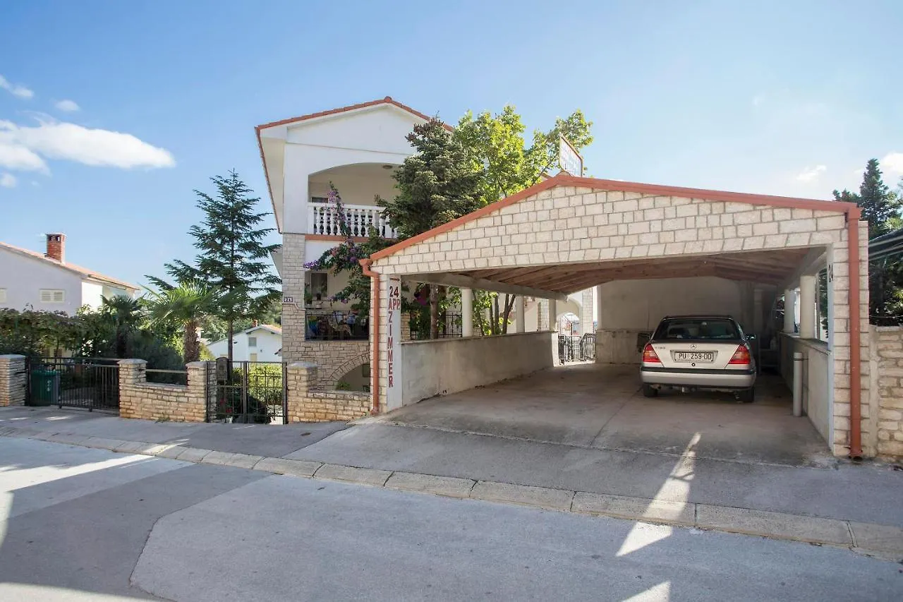 Guest house Apartments Jaksa 181 Pula