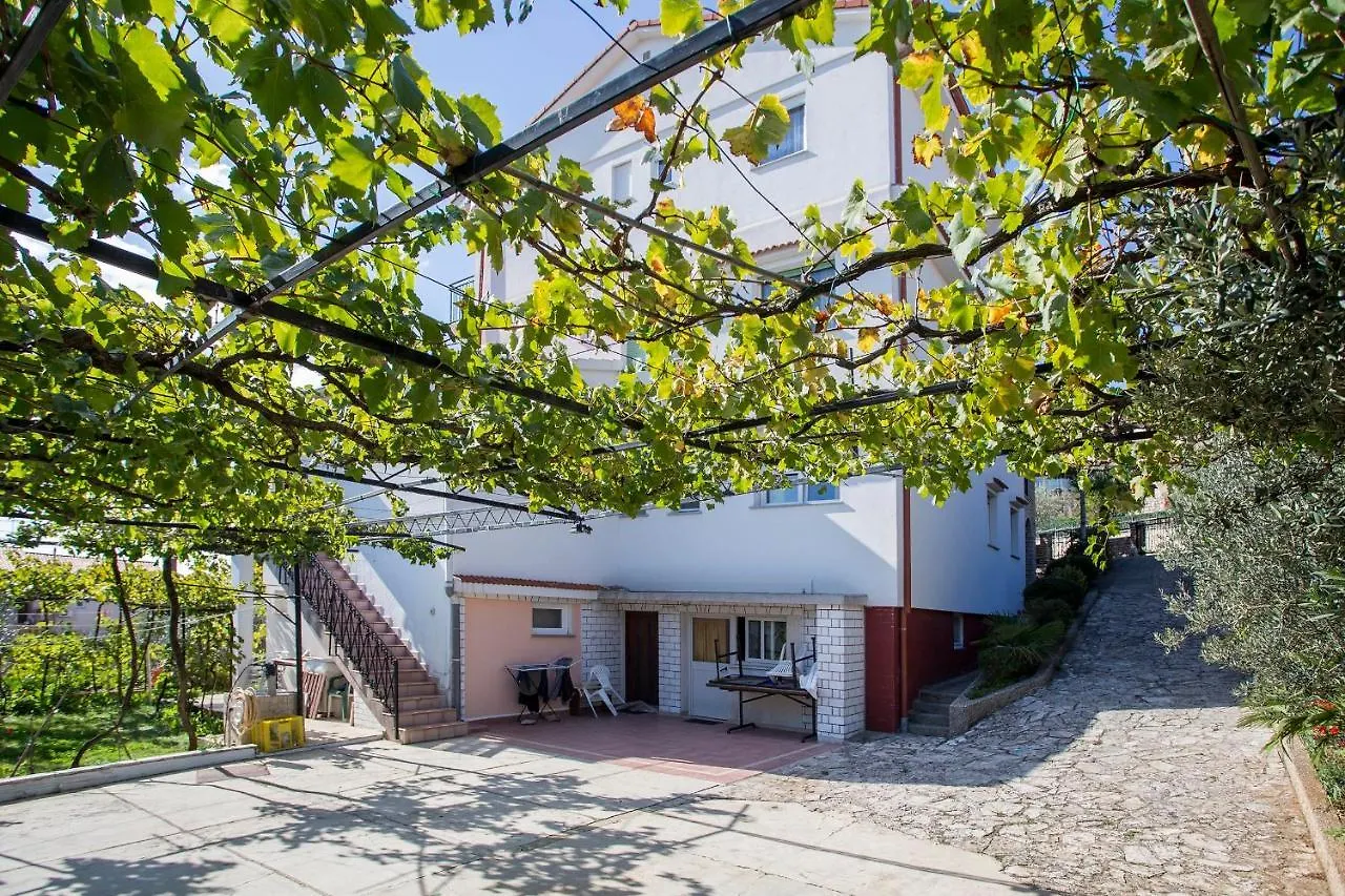 Apartments Jaksa 181 Pula Guest house