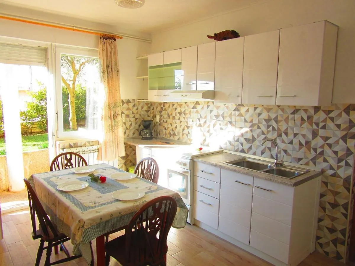 Apartments Jaksa Pola 3*,  Croazia