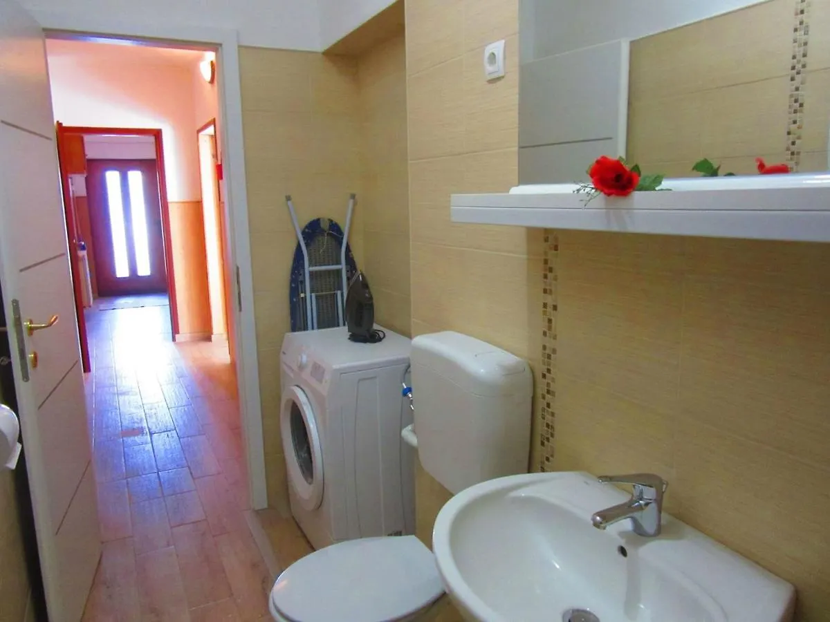 Apartments Jaksa Pola