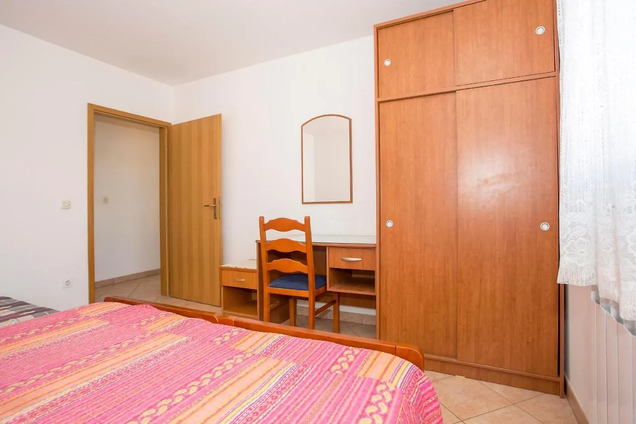 Apartments Jaksa Pola 3*,  Croazia